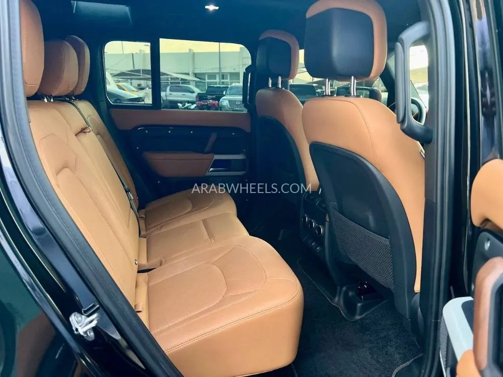 Land Rover Defender 2024 for Sale in Sharjah Image-7