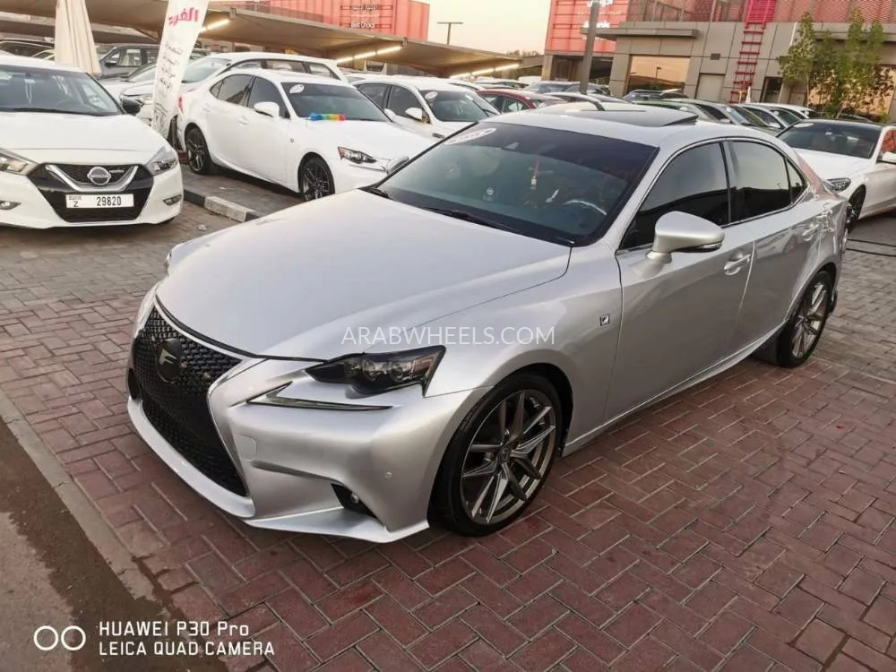 Lexus IS 2014 for Sale in Sharjah Image-3