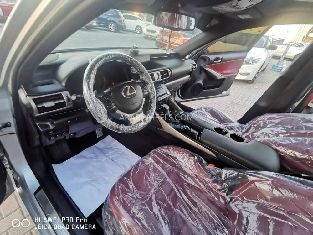 Lexus IS 2014 for Sale in Sharjah Image-23