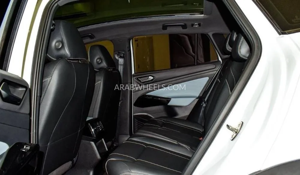 Volkswagen ID.4 2022 for Sale in Sharjah Image-11