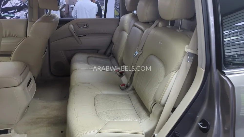 إنفينيتي QX56 2011 for Sale in دبي Image-6