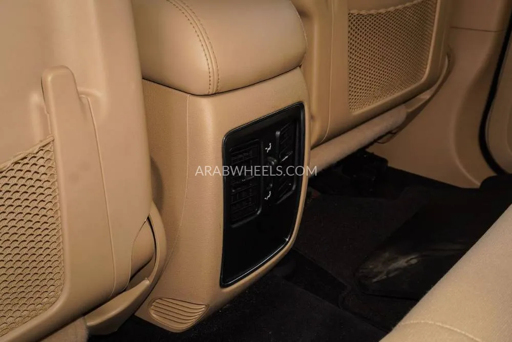 Jeep Cherokee 2021 for Sale in Dubai Image-14