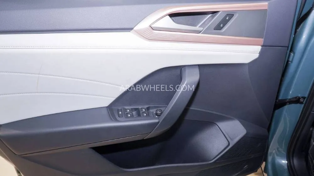 Volkswagen Taos 2023 for Sale in Sharjah Image-12