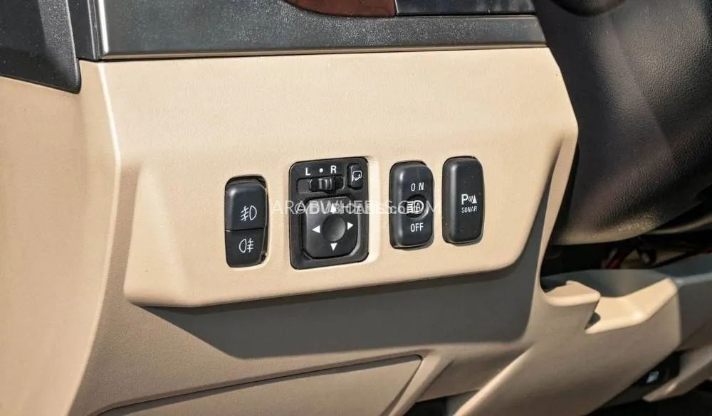 Mitsubishi Pajero 2020 for Sale in Dubai Image-7