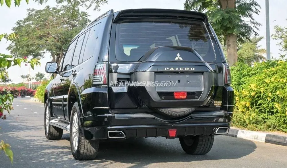 Mitsubishi Pajero 2020 for Sale in Dubai Image-17