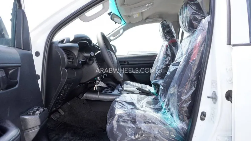 Toyota Hilux 2017 for Sale in Dubai Image-13