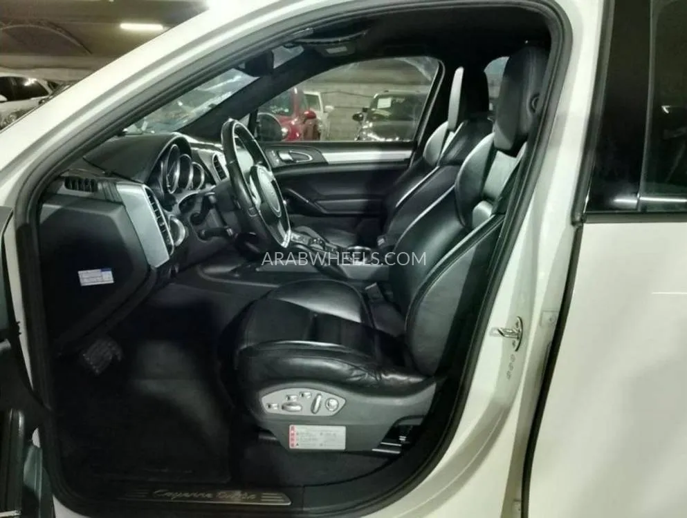 Porsche Cayenne 2011 for Sale in Dubai Image-17