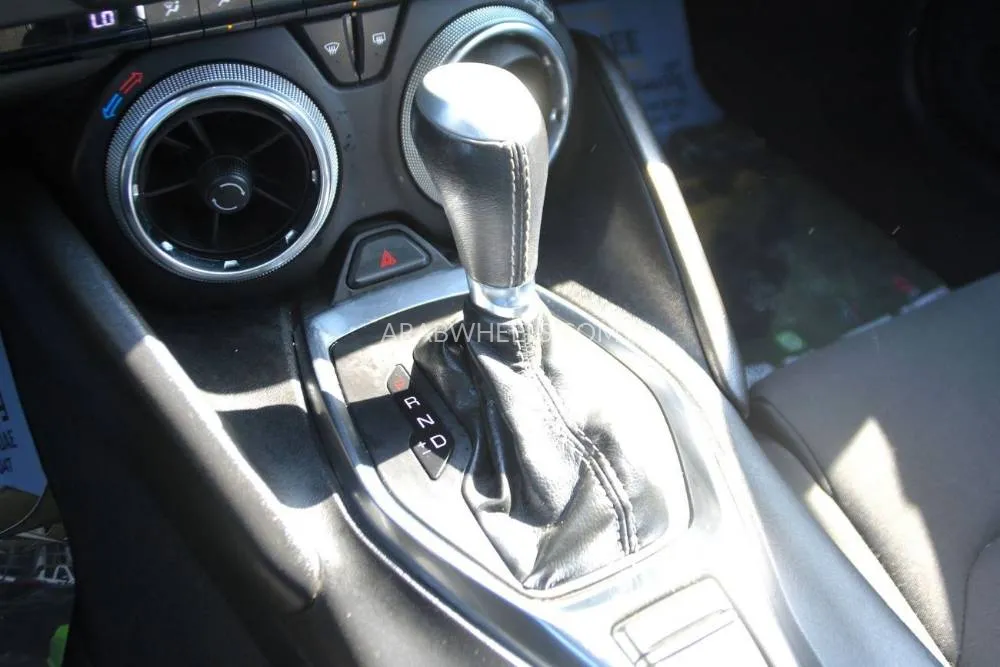 شيفروليه كامارو 2022 for Sale in الشارقة Image-17