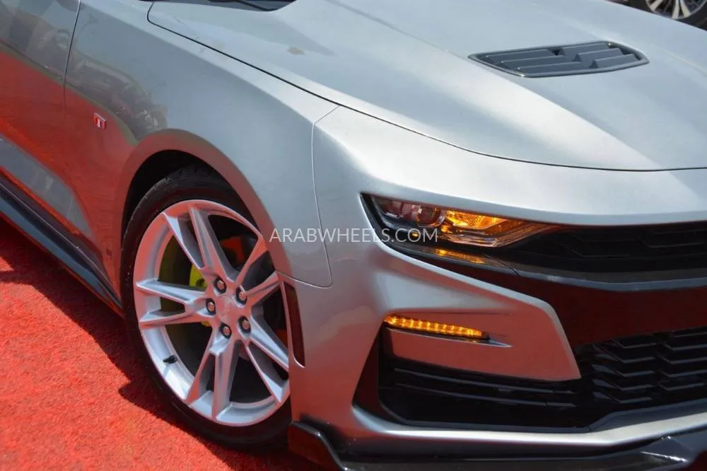Chevrolet Camaro 2023 for Sale in Sharjah Image-5