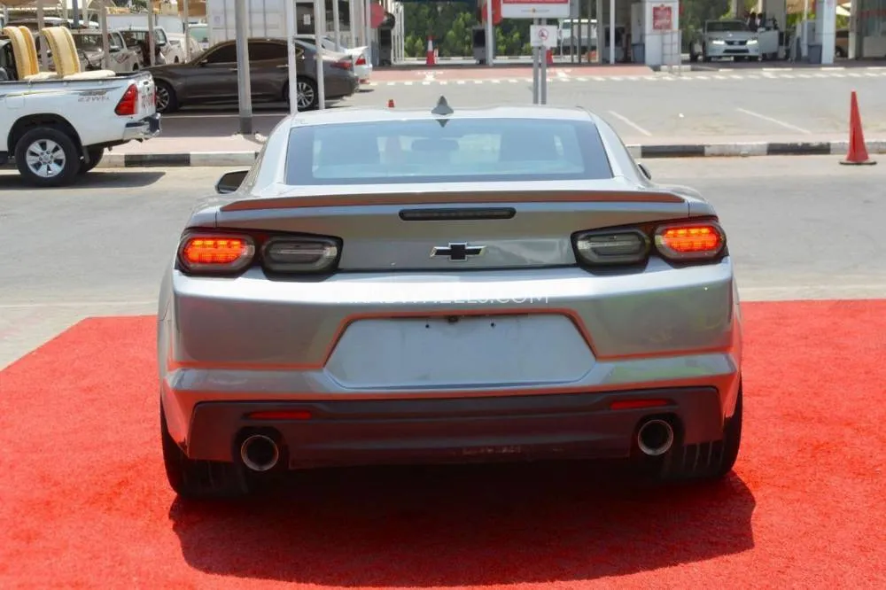 Chevrolet Camaro 2023 for Sale in Sharjah Image-8