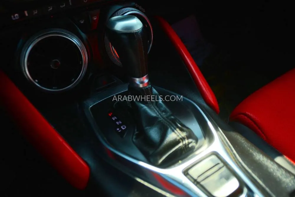 شيفروليه كامارو 2020 for Sale in الشارقة Image-15