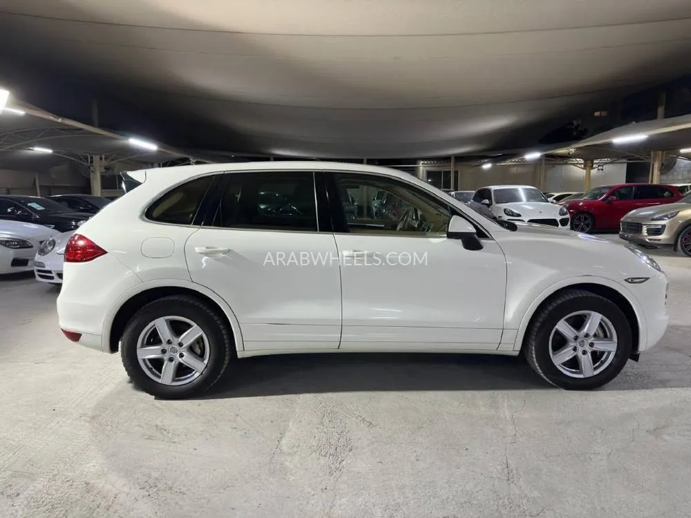 Porsche Cayenne 2012 for Sale in Dubai Image-6