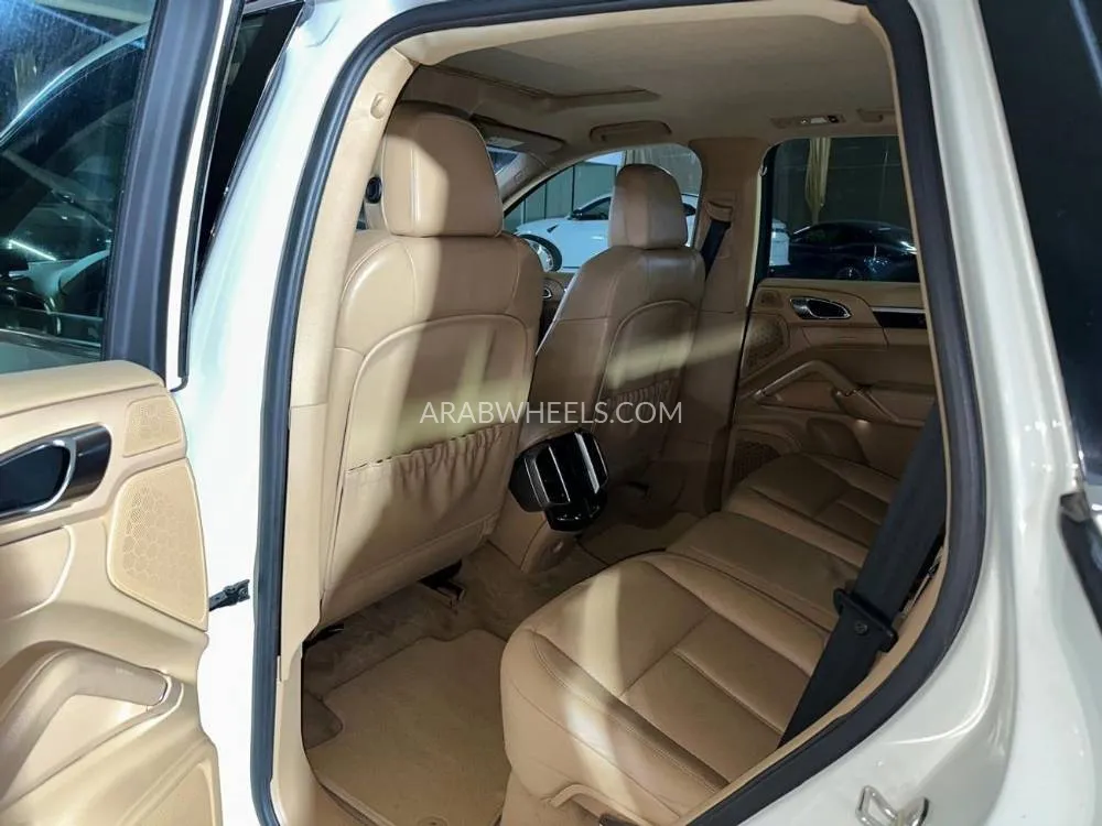Porsche Cayenne 2012 for Sale in Dubai Image-16