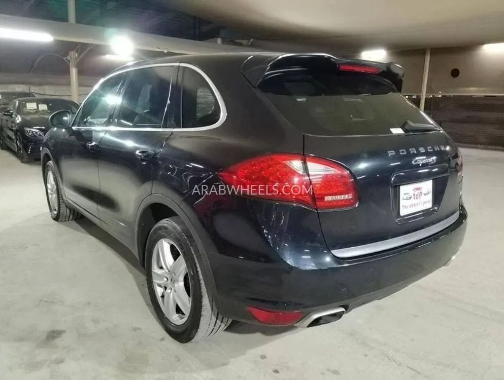 Porsche Cayenne 2012 for Sale in Dubai Image-4