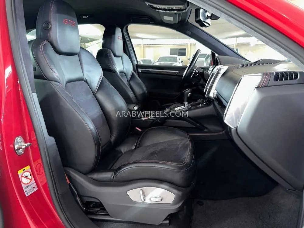 Porsche Cayenne 2013 for Sale in Dubai Image-18