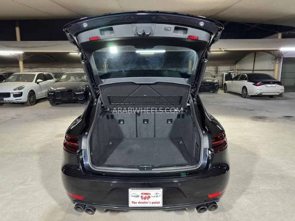 Porsche Macan 2017 for Sale in Dubai Image-11