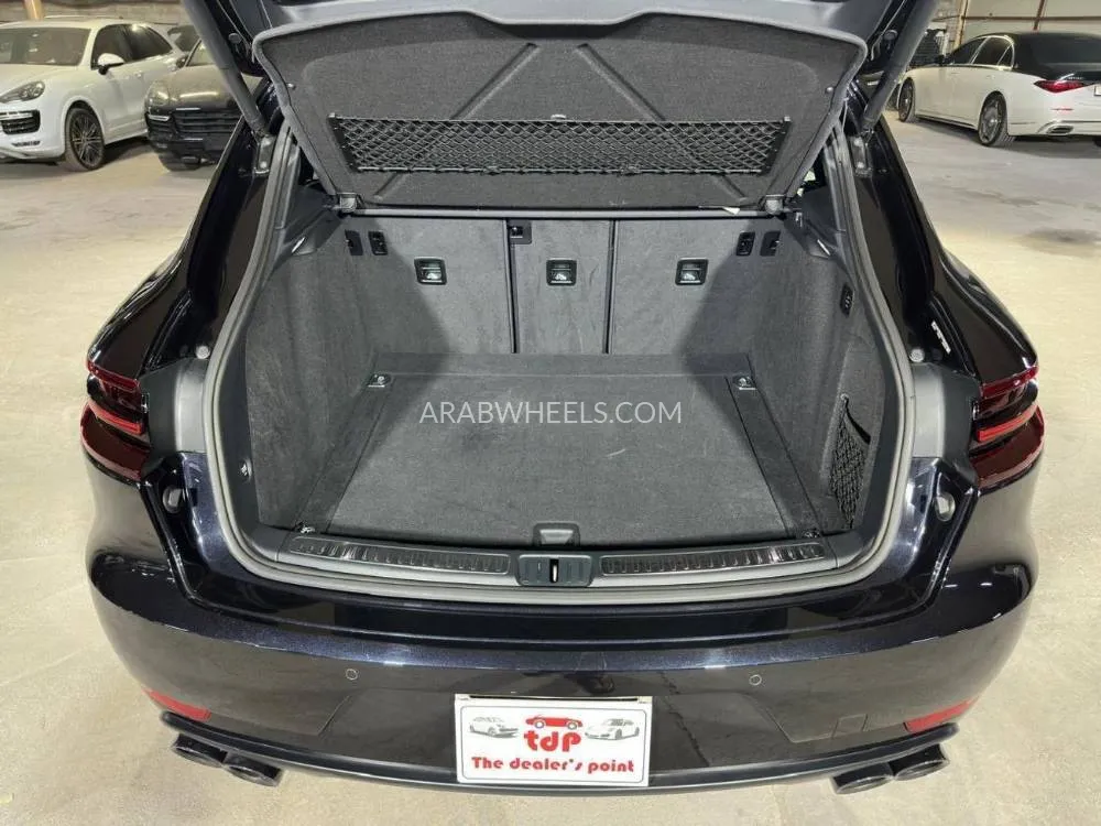 Porsche Macan 2017 for Sale in Dubai Image-12