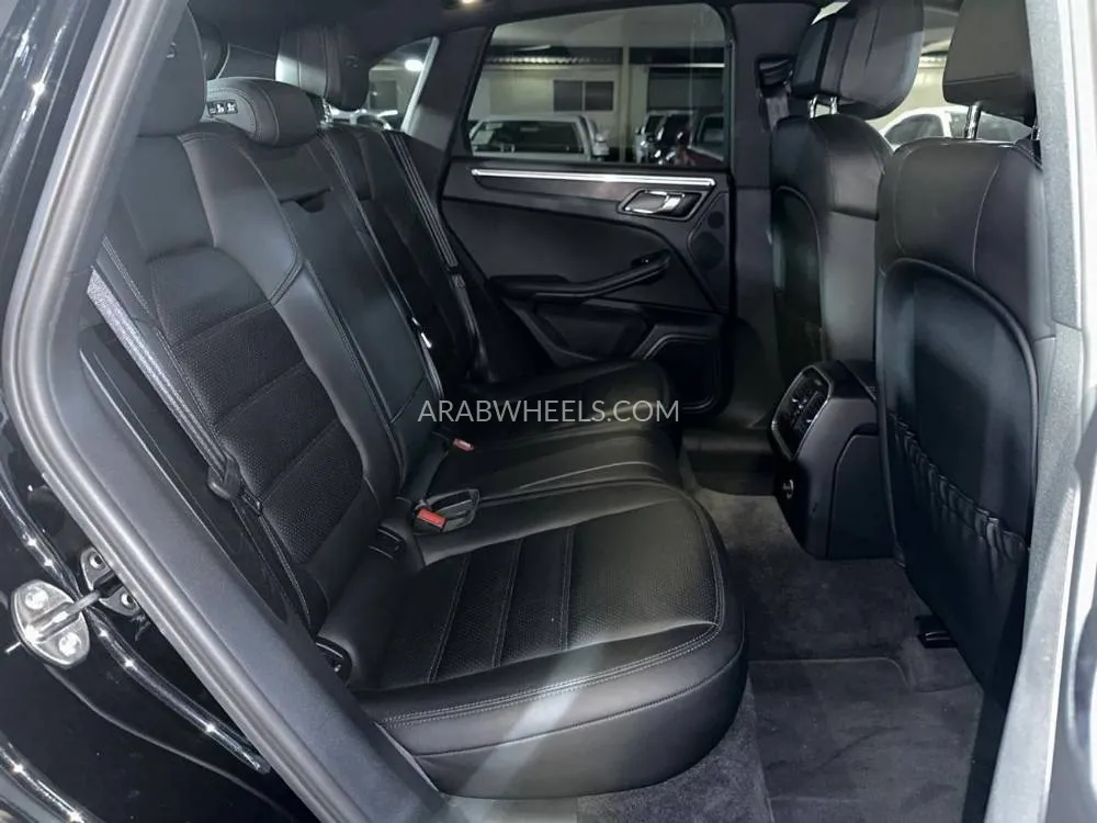 Porsche Macan 2017 for Sale in Dubai Image-23