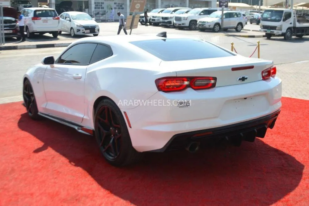 Chevrolet Camaro 2020 for Sale in Sharjah Image-6