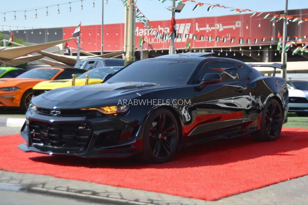 Chevrolet Camaro 2019 for Sale in Sharjah Image-3
