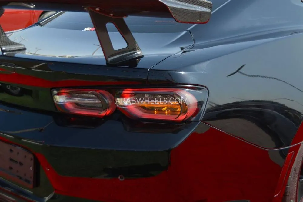 Chevrolet Camaro 2019 for Sale in Sharjah Image-9