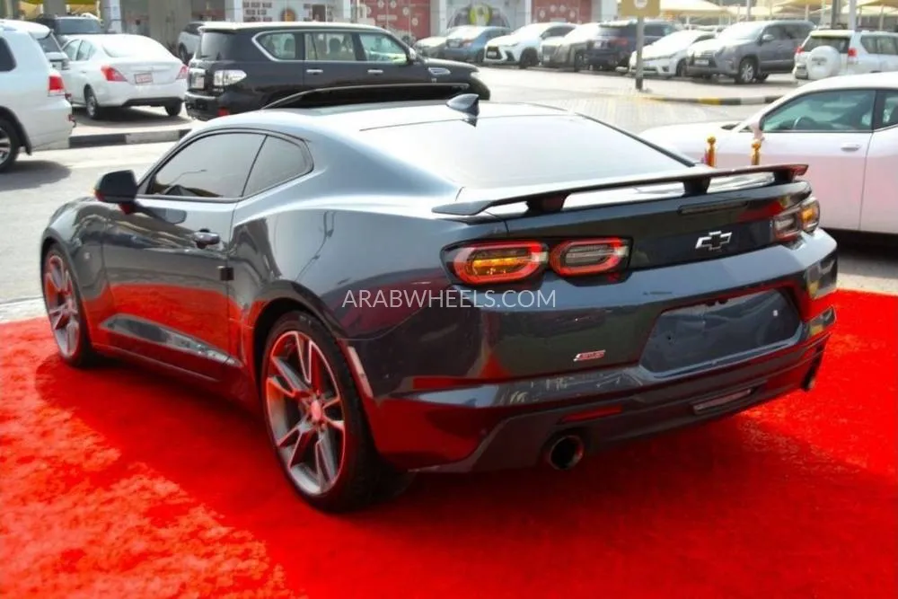 Chevrolet Camaro 2019 for Sale in Sharjah Image-5