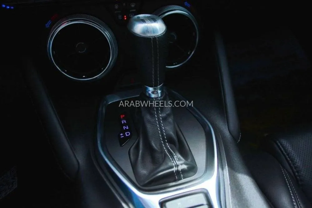 Chevrolet Camaro 2019 for Sale in Sharjah Image-13