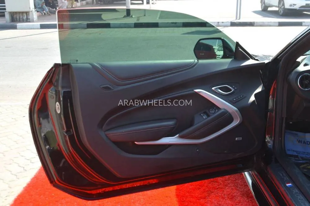 Chevrolet Camaro 2021 for Sale in Sharjah Image-17