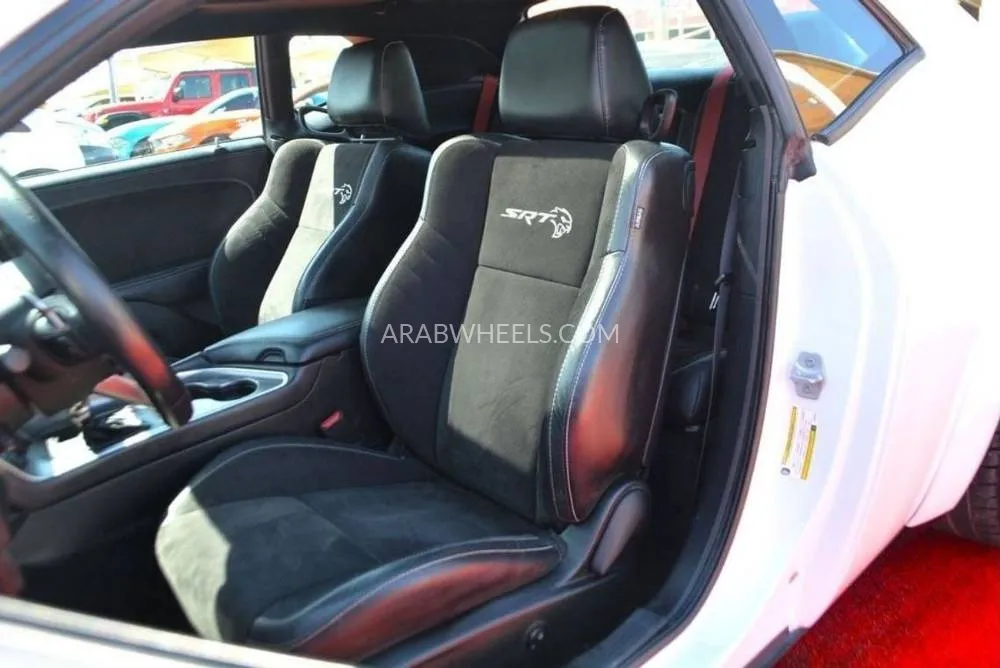 Dodge Challenger 2020 for Sale in Sharjah Image-10