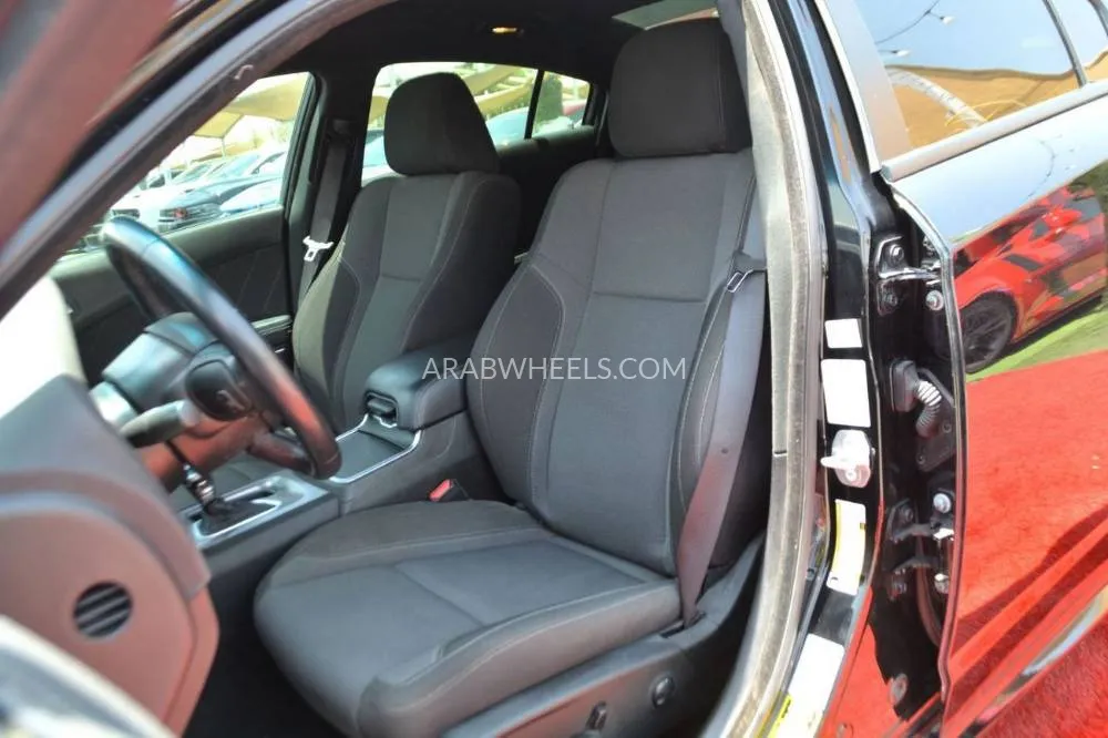 Dodge Charger 2022 for Sale in Sharjah Image-8