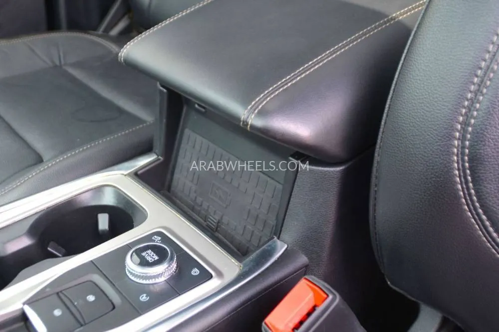 Ford Explorer 2020 for Sale in Sharjah Image-23