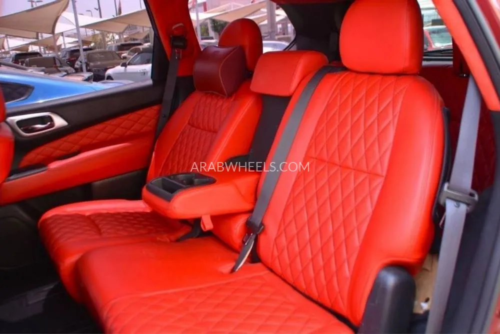 Nissan Pathfinder 2017 for Sale in Sharjah Image-10