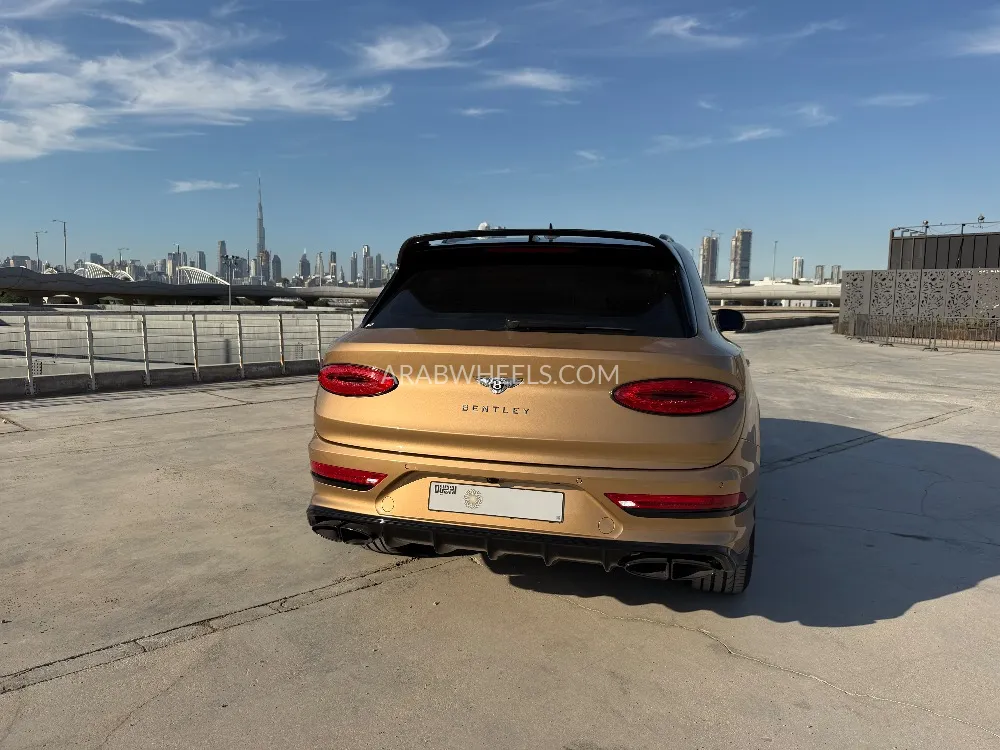 Bentley Bentayga 2022 for Sale in Dubai Image-15