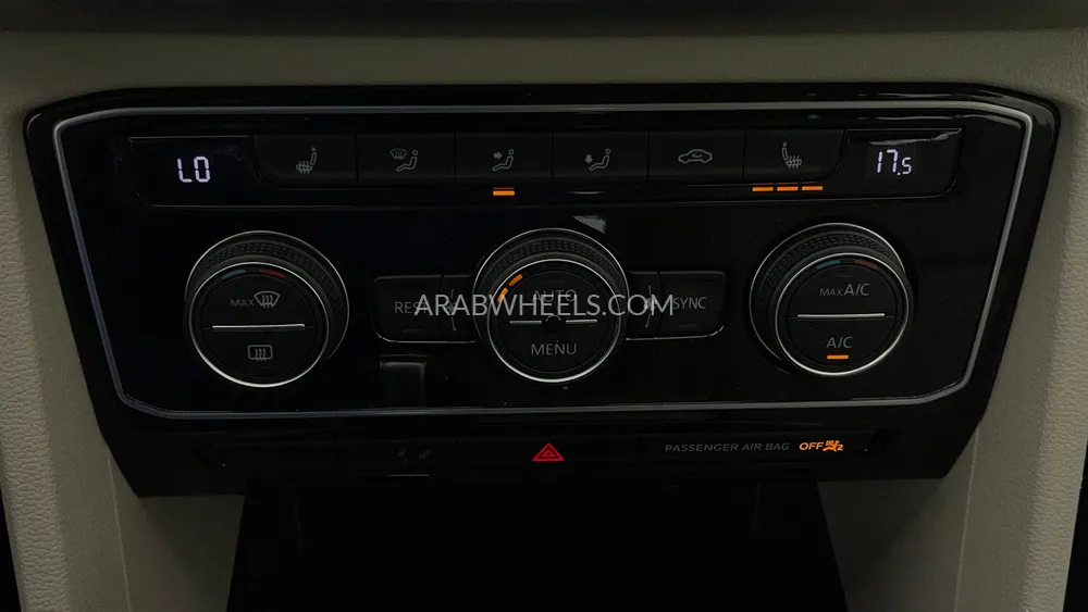 Volkswagen Teramont 2023 for Sale in Dubai Image-54