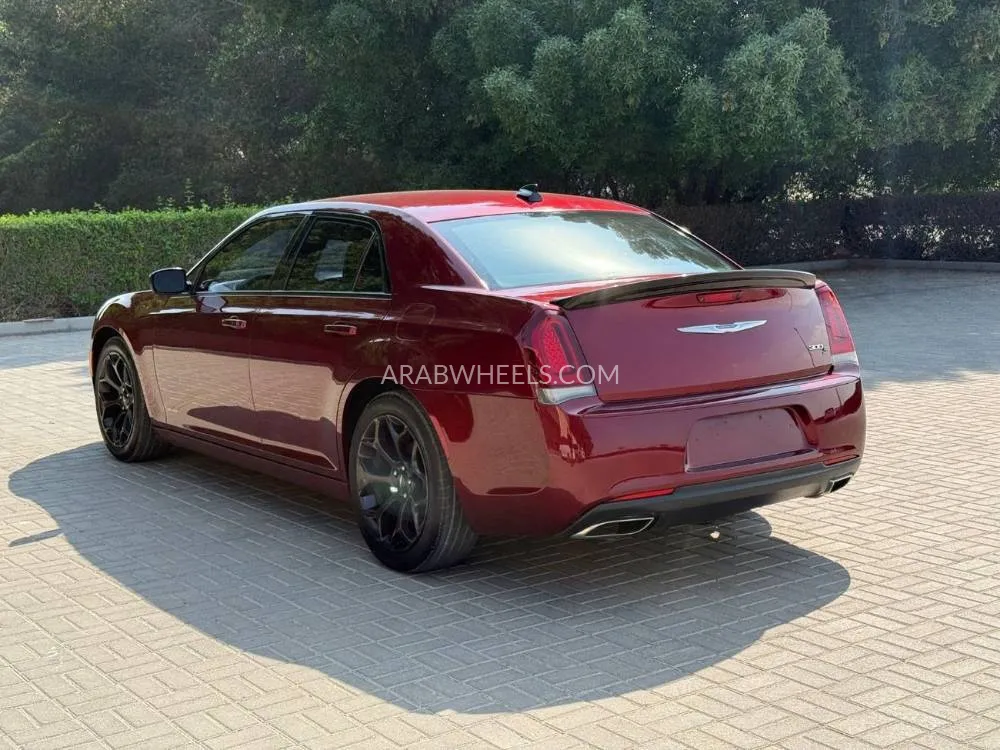كرايسلر 300 2019 for Sale in الشارقة Image-8