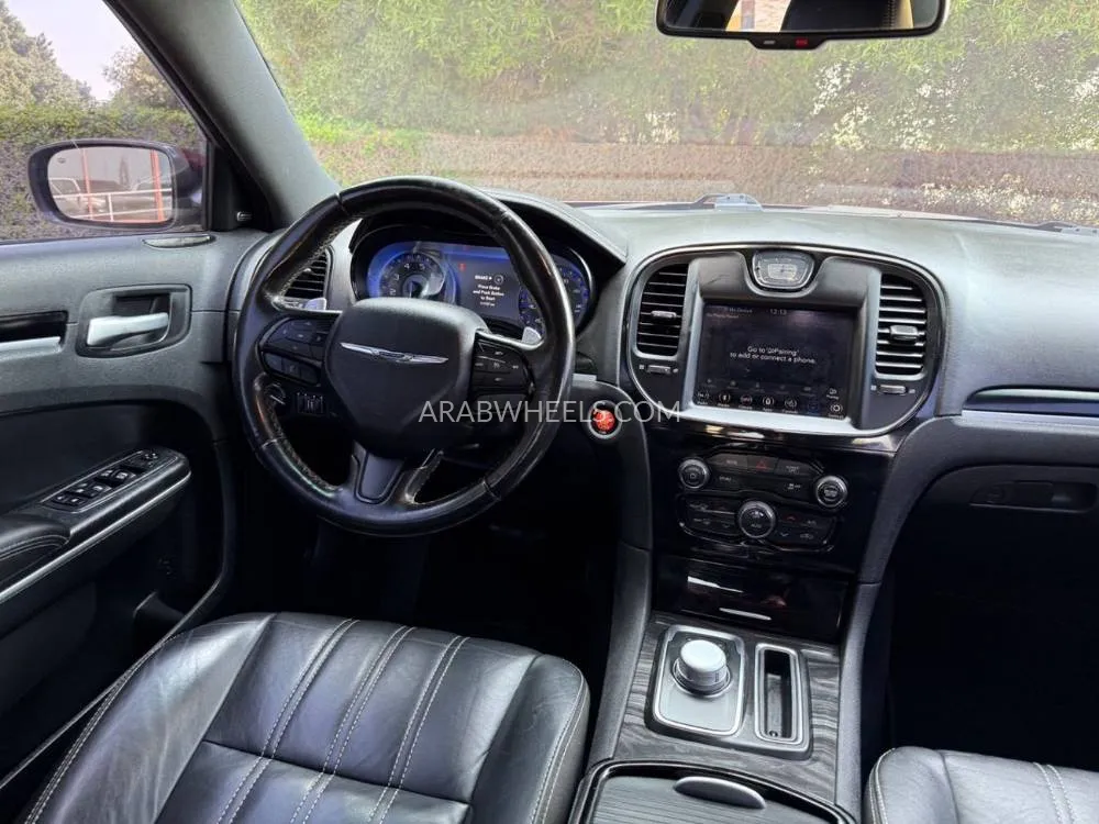 كرايسلر 300 2019 for Sale in الشارقة Image-17