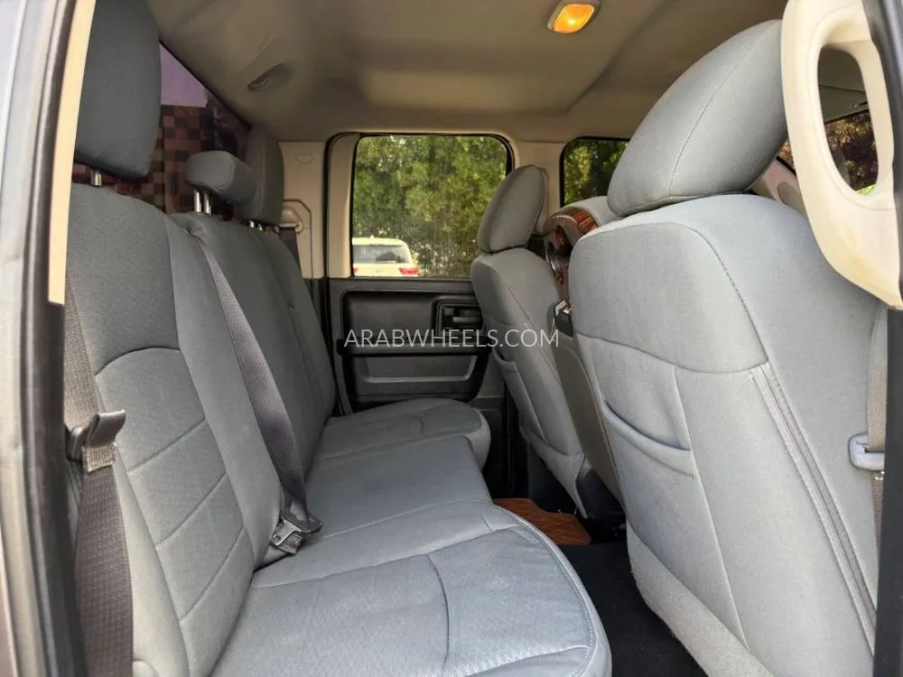 Dodge Ram Van 2014 for Sale in Sharjah Image-19