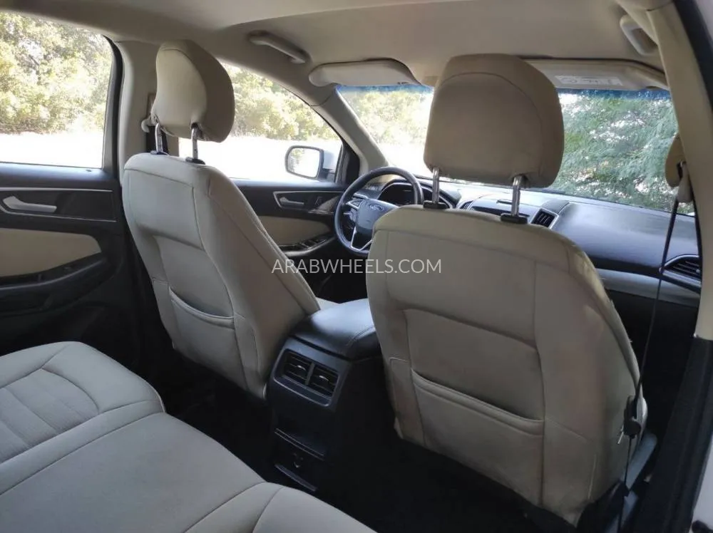 Ford Edge 2017 for Sale in Sharjah Image-14