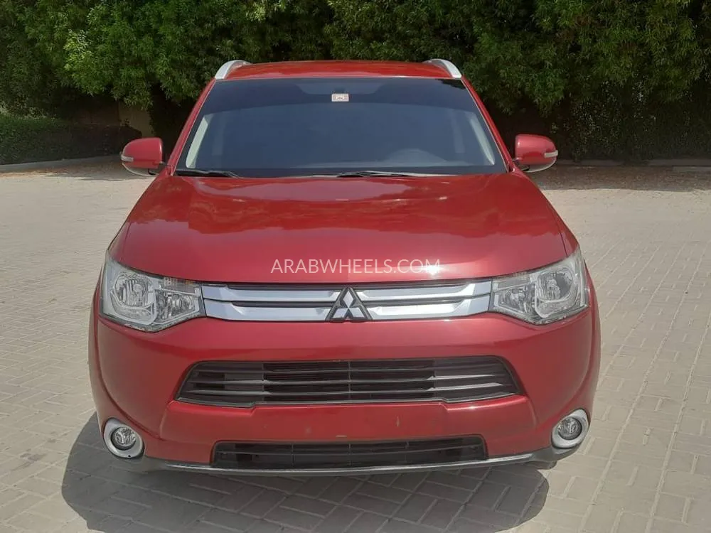 ميتسوبيشي أوتلاندر 2015 for Sale in الشارقة Image-9
