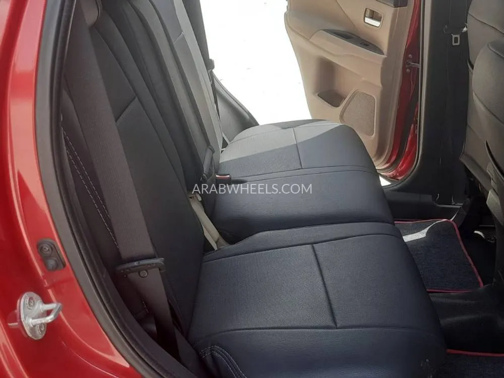 ميتسوبيشي أوتلاندر 2015 for Sale in الشارقة Image-16