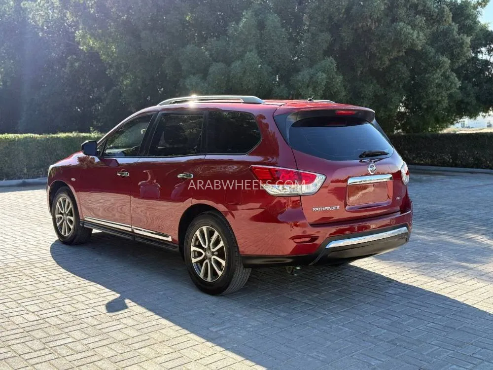 Nissan Pathfinder 2013 for Sale in Sharjah Image-3