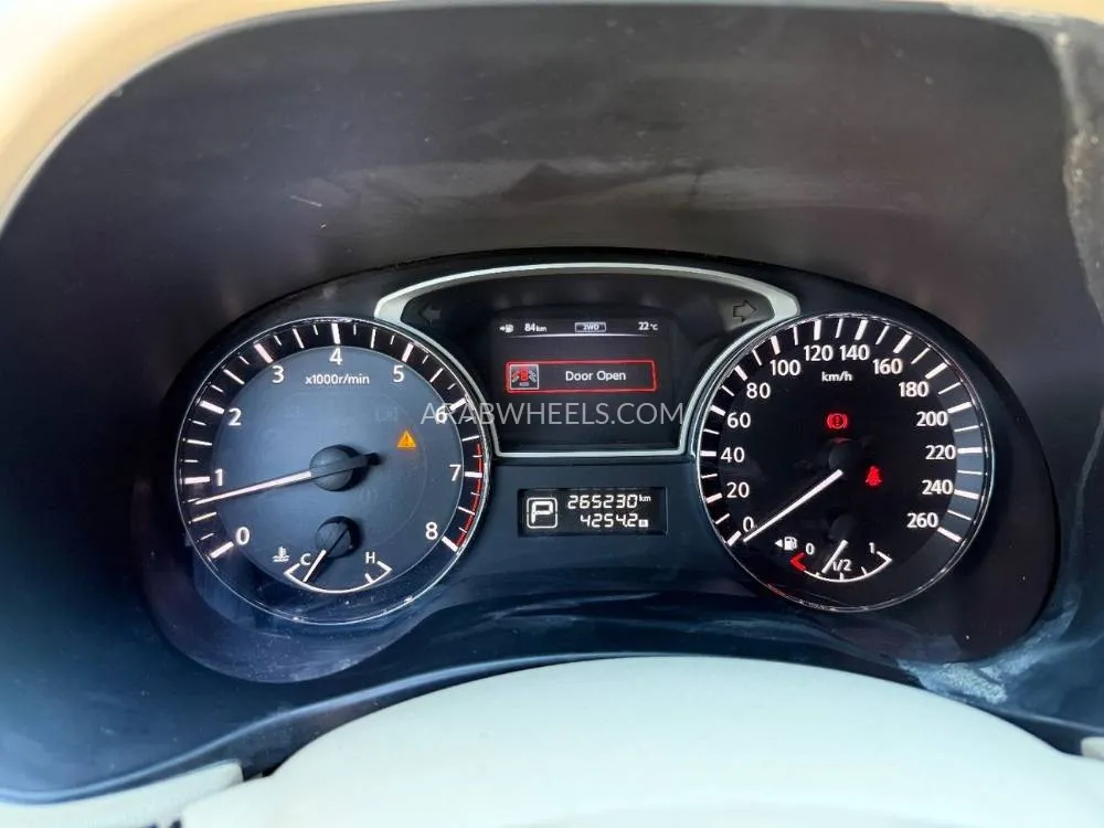 Nissan Pathfinder 2013 for Sale in Sharjah Image-10