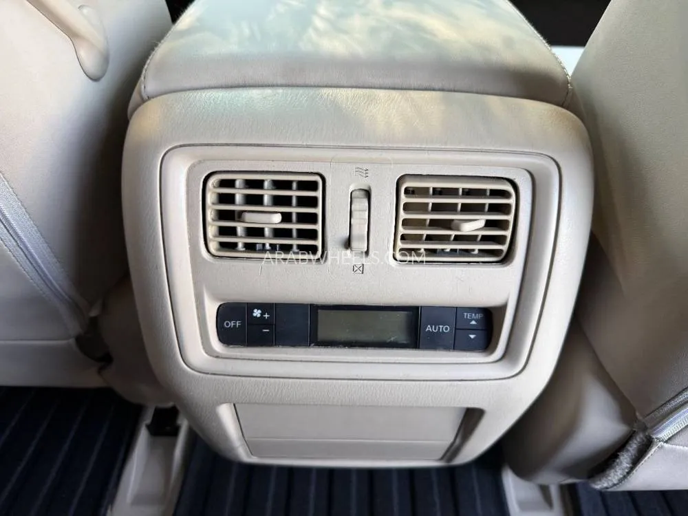 Nissan Pathfinder 2013 for Sale in Sharjah Image-12