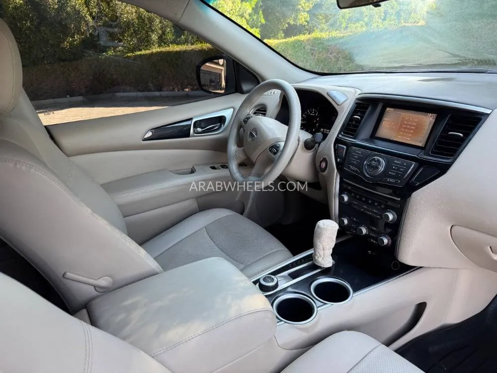 Nissan Pathfinder 2013 for Sale in Sharjah Image-16