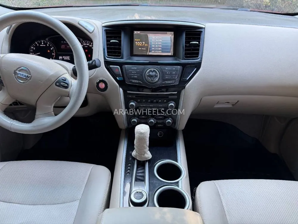 Nissan Pathfinder 2013 for Sale in Sharjah Image-17