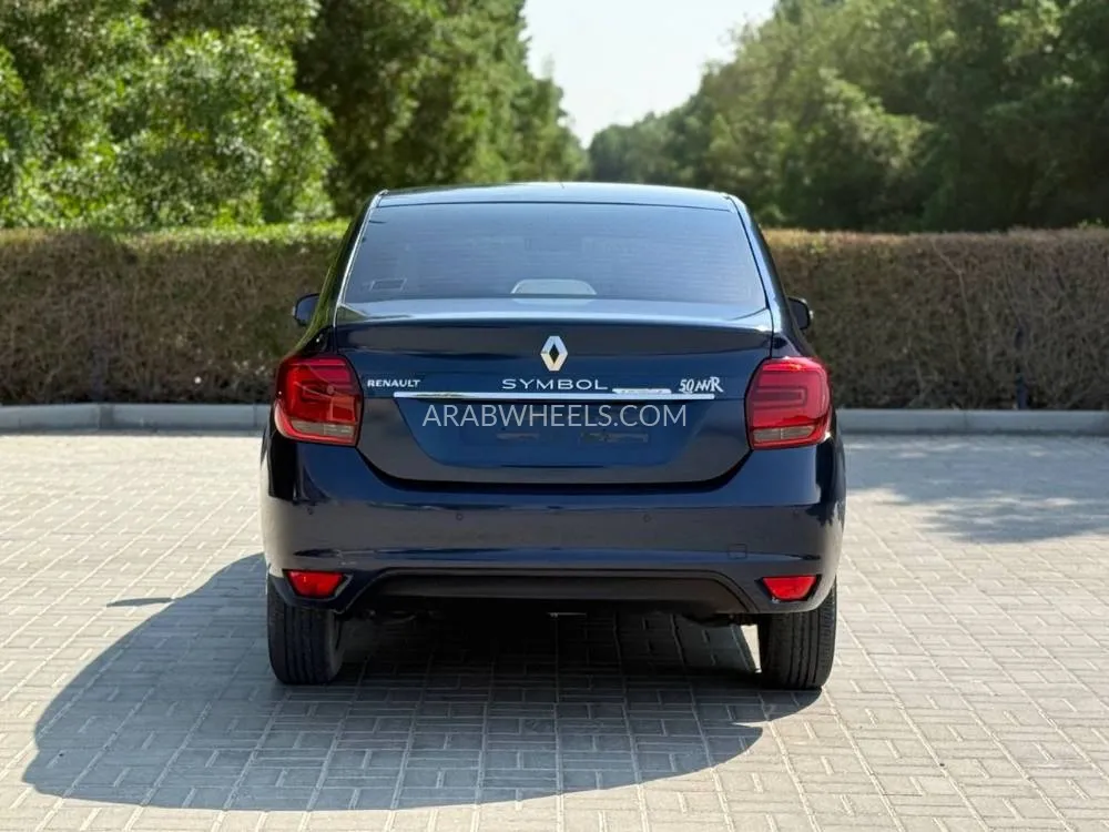Renault Symbol 2020 for Sale in Sharjah Image-6