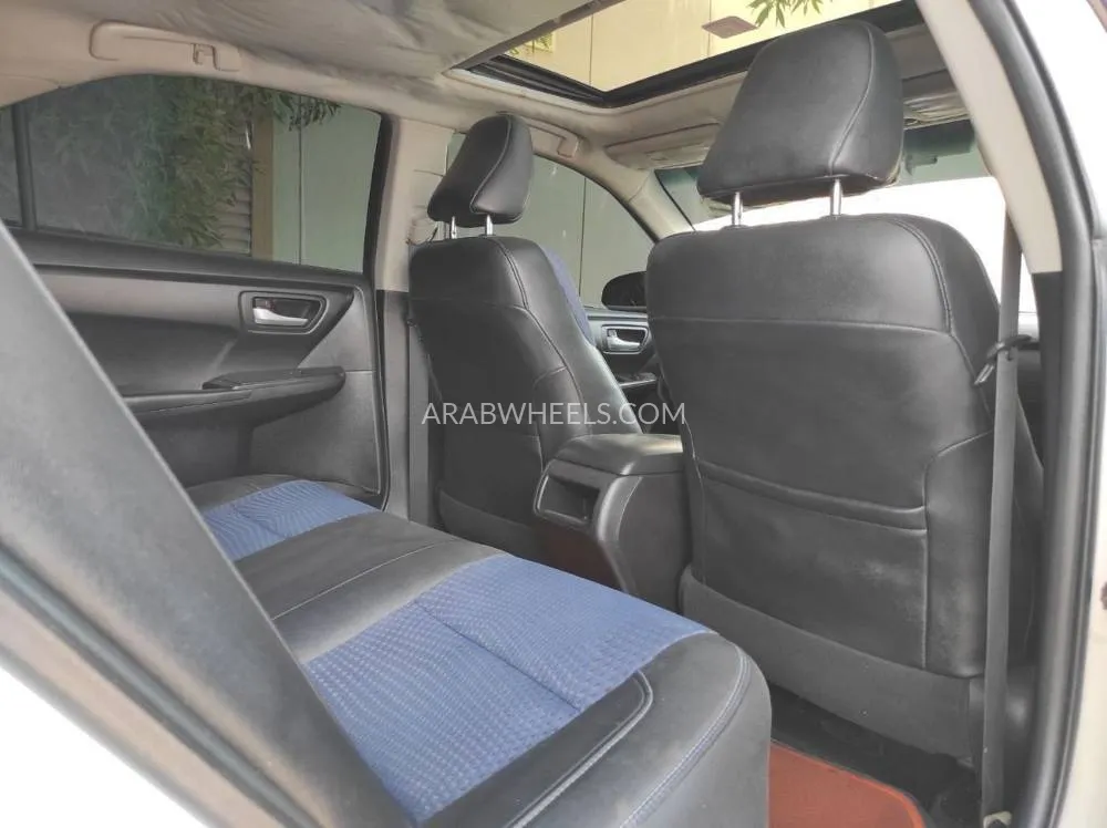 Toyota Camry 2016 for Sale in Sharjah Image-5