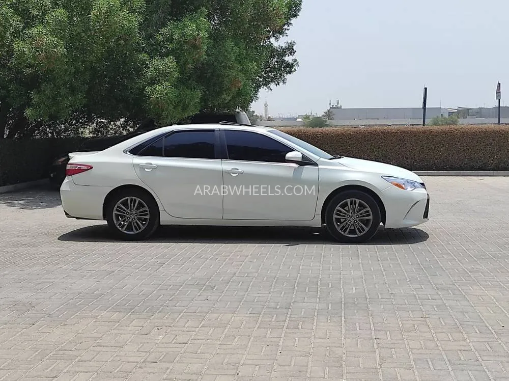 Toyota Camry 2016 for Sale in Sharjah Image-14