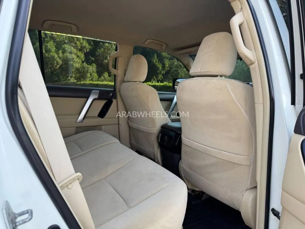 Toyota Land Cruiser Prado 2016 for Sale in Sharjah Image-10