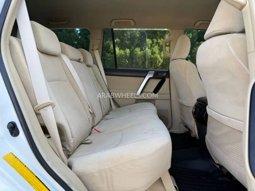 Toyota Land Cruiser Prado 2016 for Sale in Sharjah Image-11